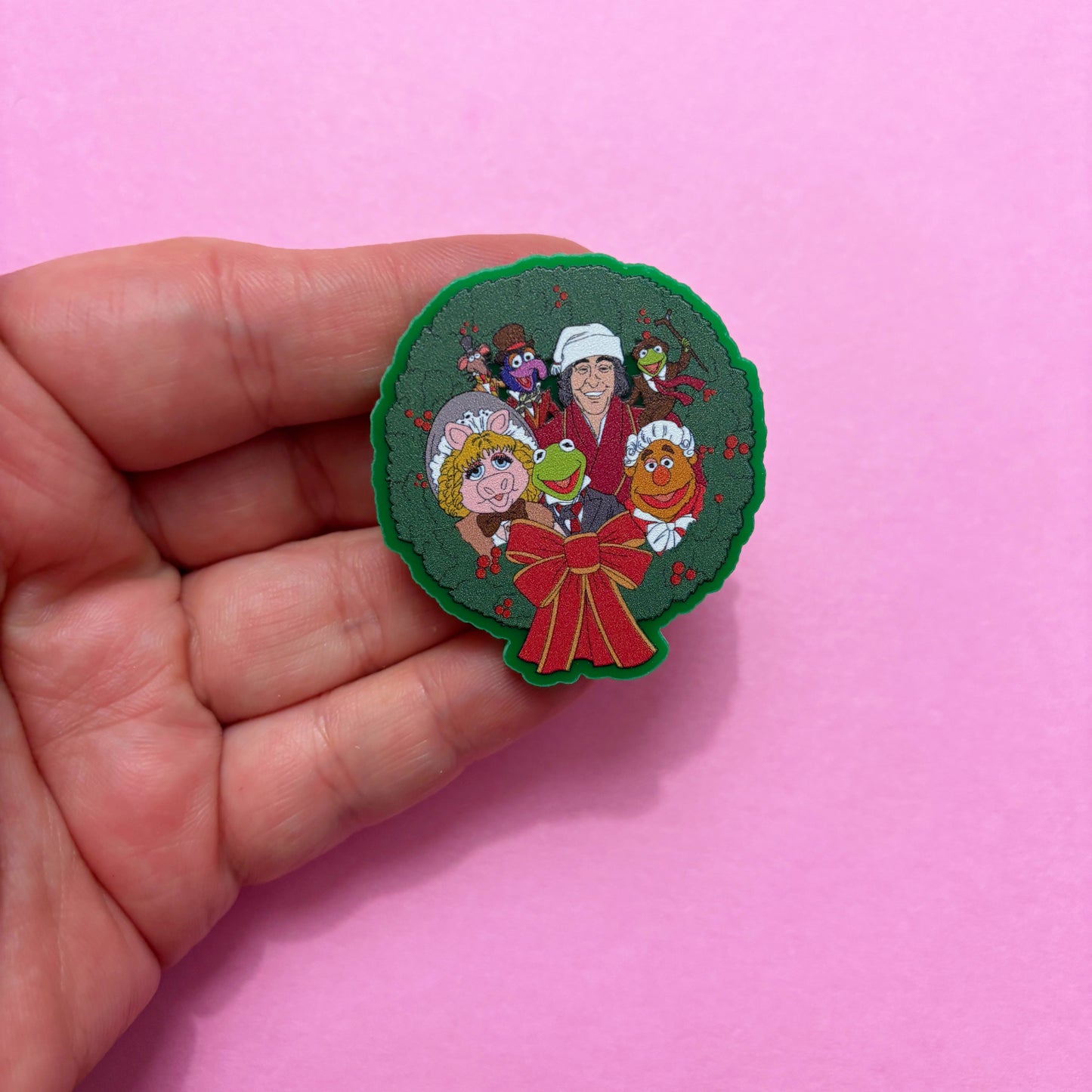Puppet Christmas Carol Wreath Pin