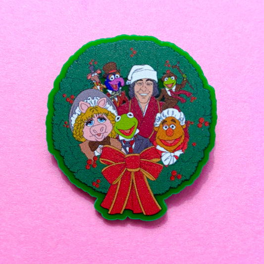 Puppet Christmas Carol Wreath Pin