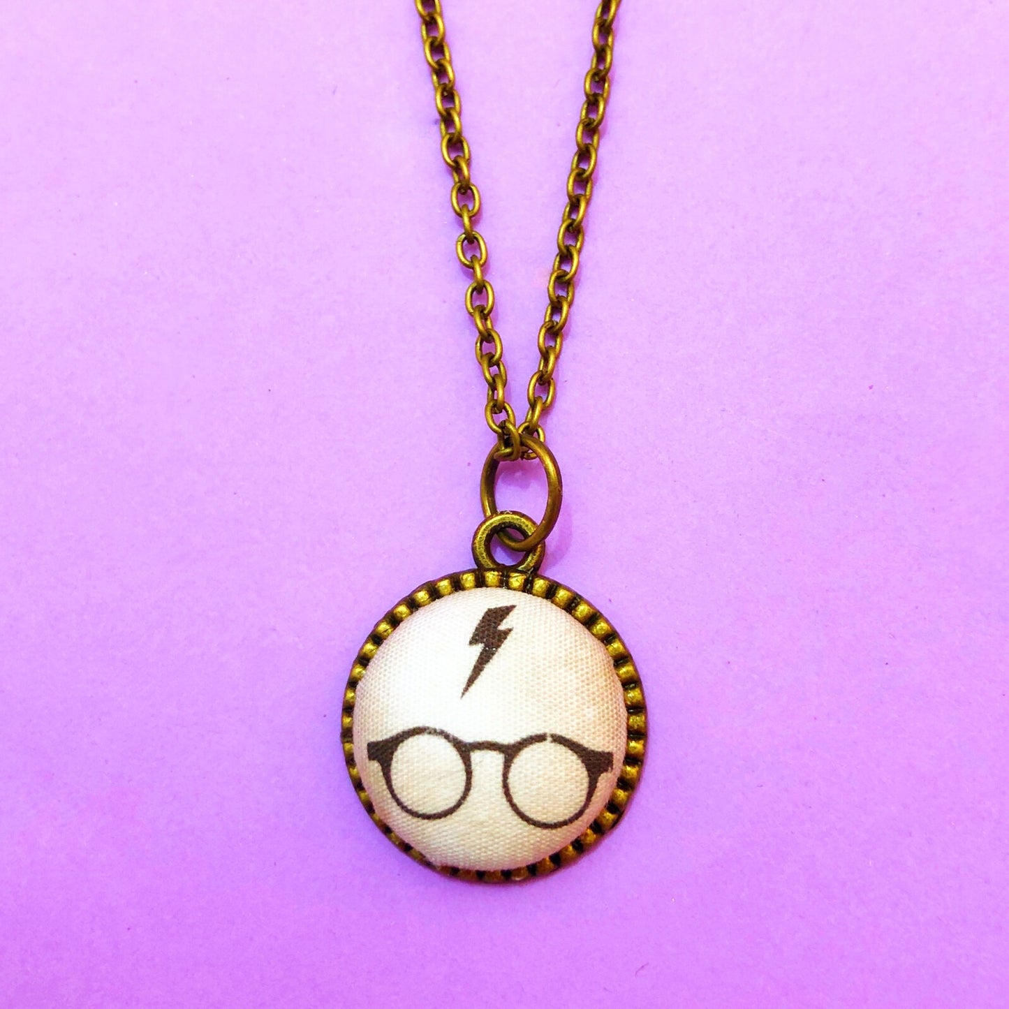 Wizard Glasses Round Necklace