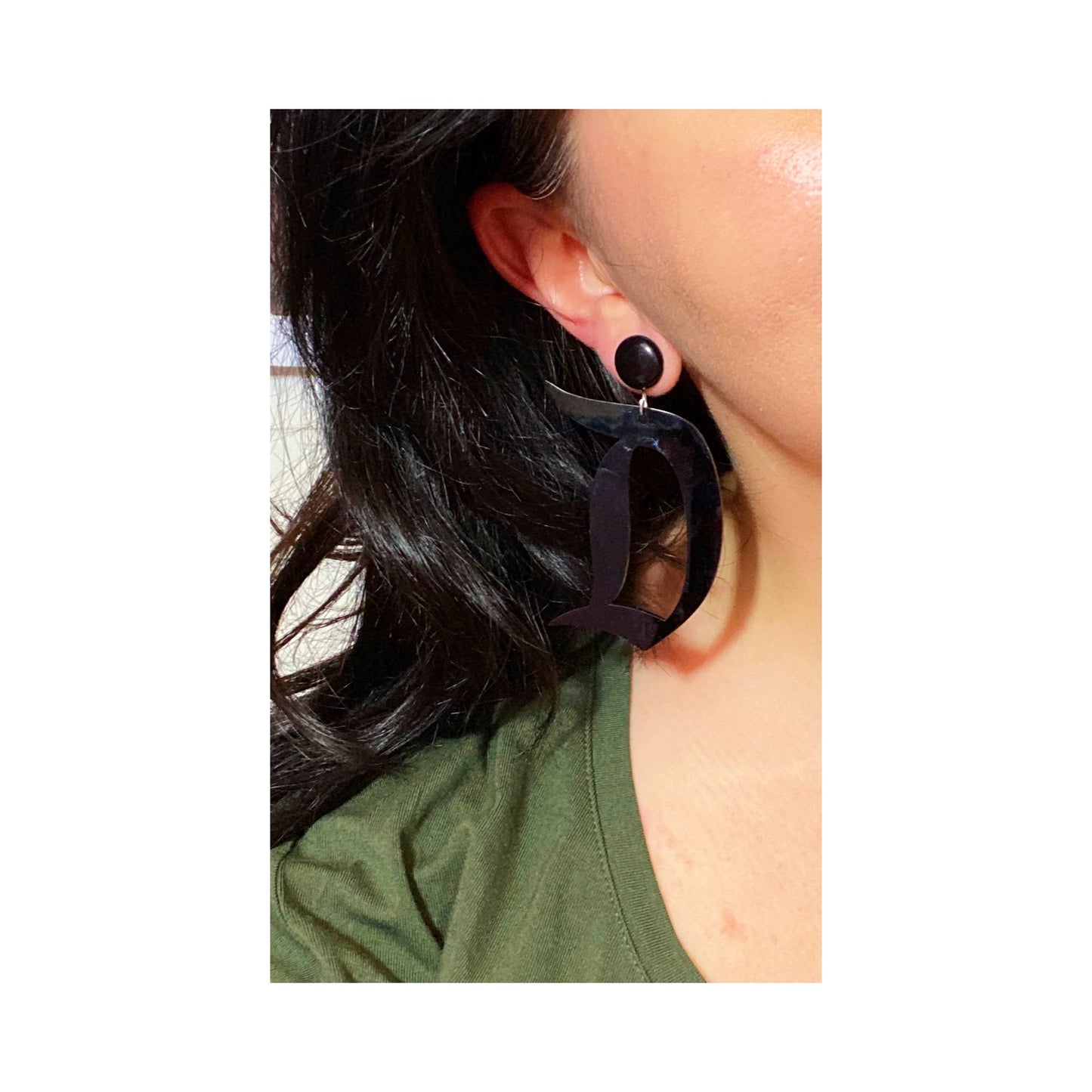 Black Acrylic Retro “D” Drop Earrings