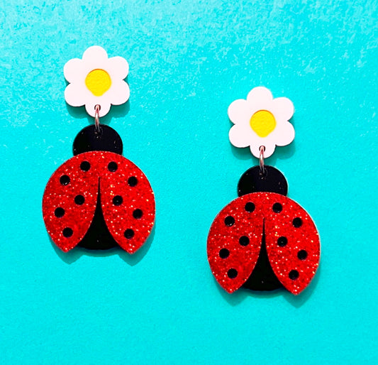 Sparkle Ladybug Daisy Acrylic Drop Earrings