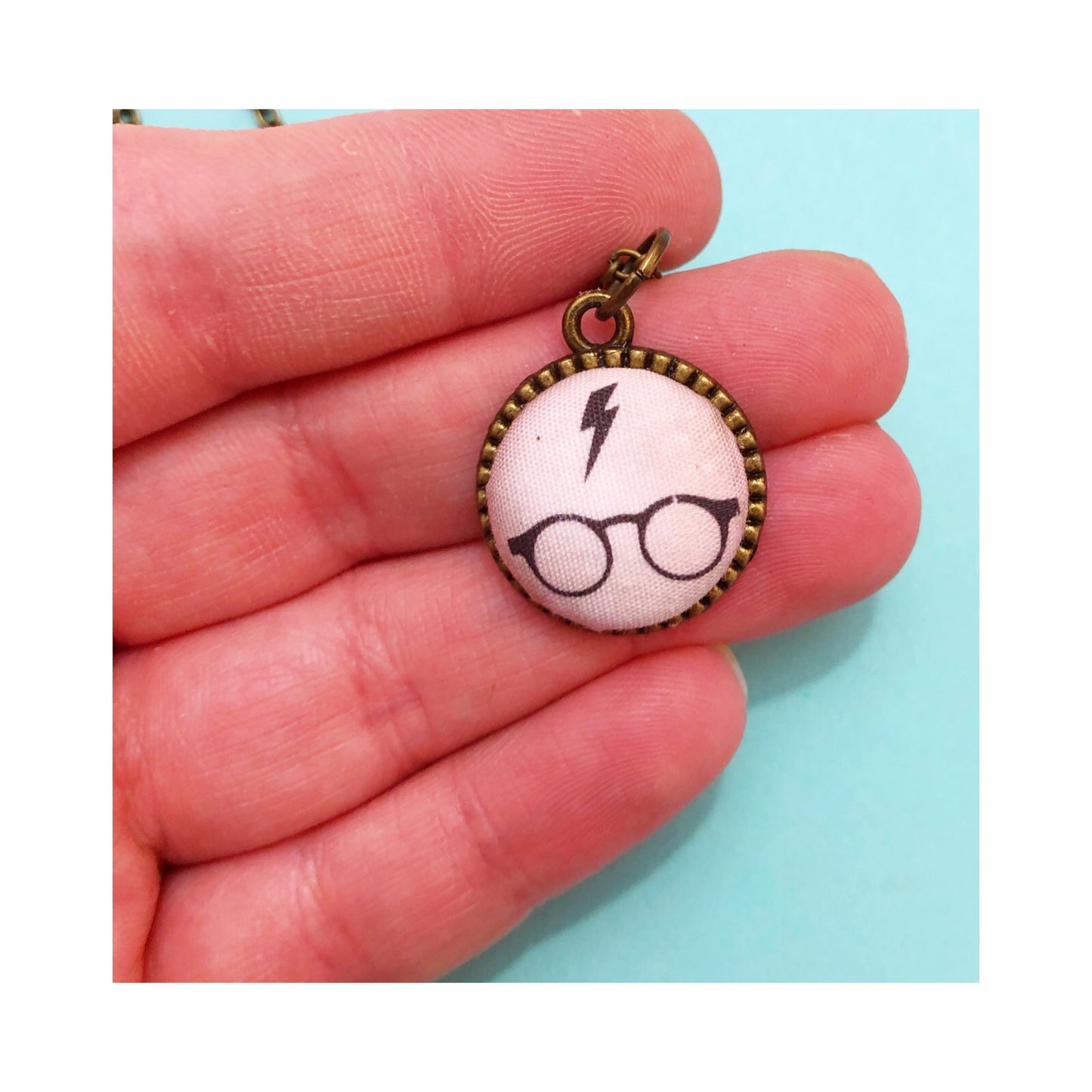 Wizard Glasses Round Necklace