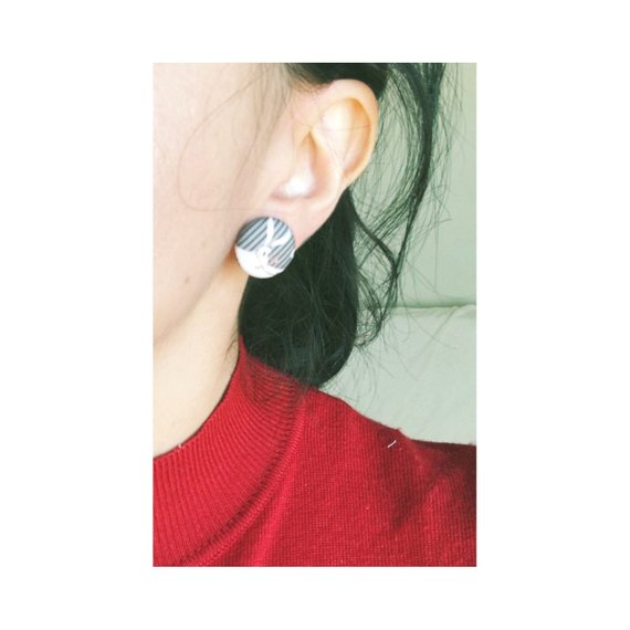 Zero Fabric Button Earrings